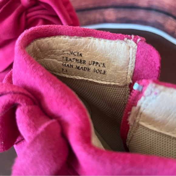 NWOT Dollhouse Pink Suede Platform Ankle Booties - Picture 9 of 11